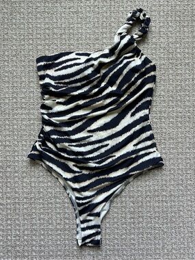 Mango One-Shoulder Zebra-Pattern Swimsuit - Black & Cream